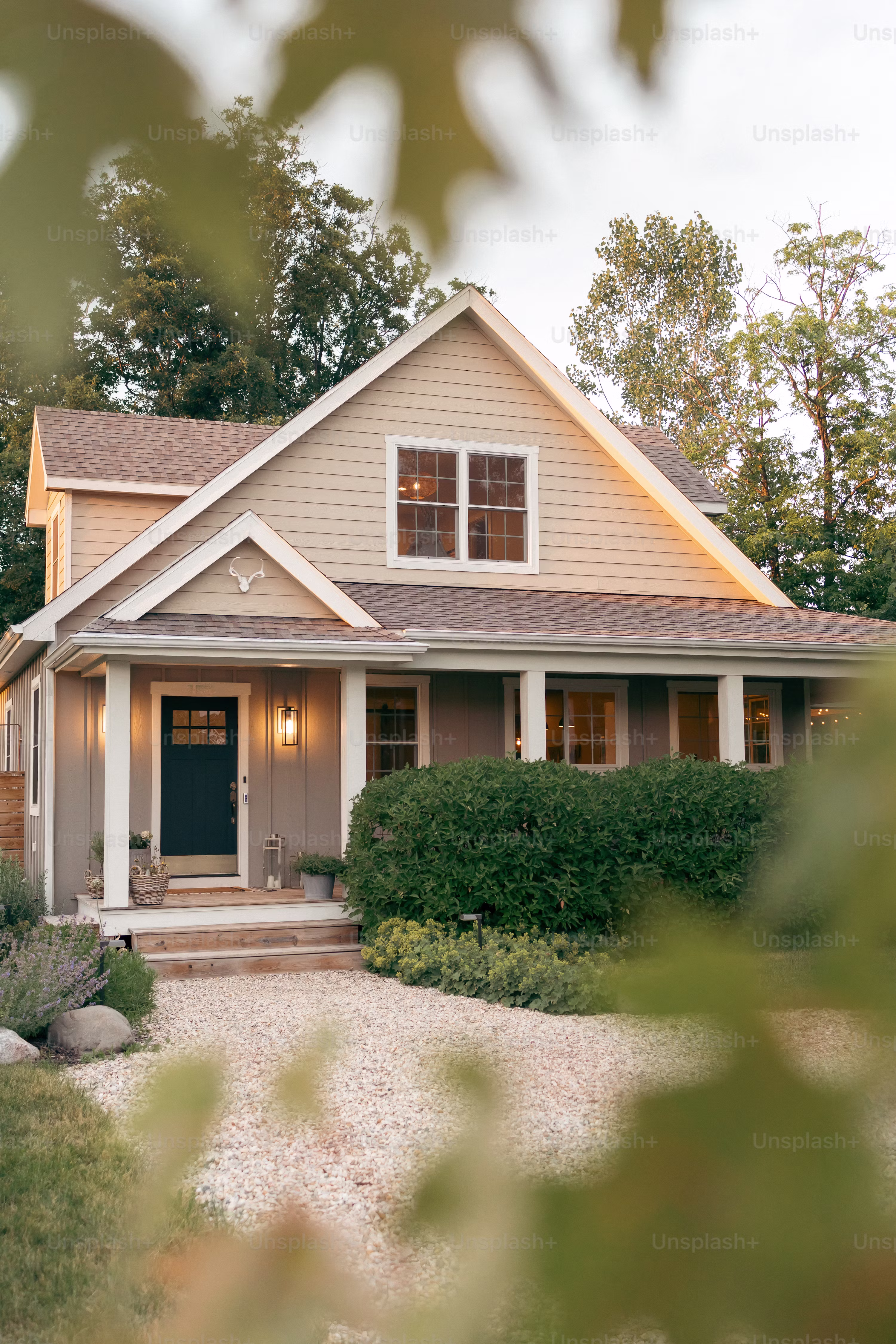 Golden Resilience London USA — Villa in Making Beach